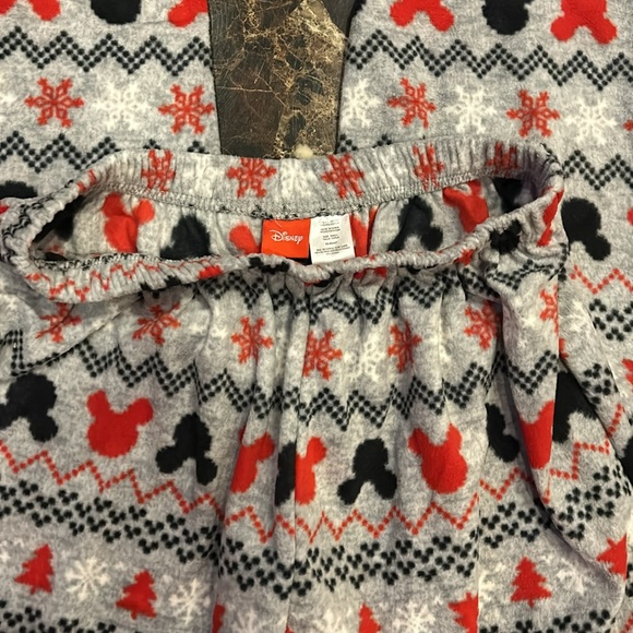 DISNEY CHRISTMAS pajamas - Picture 3 of 4